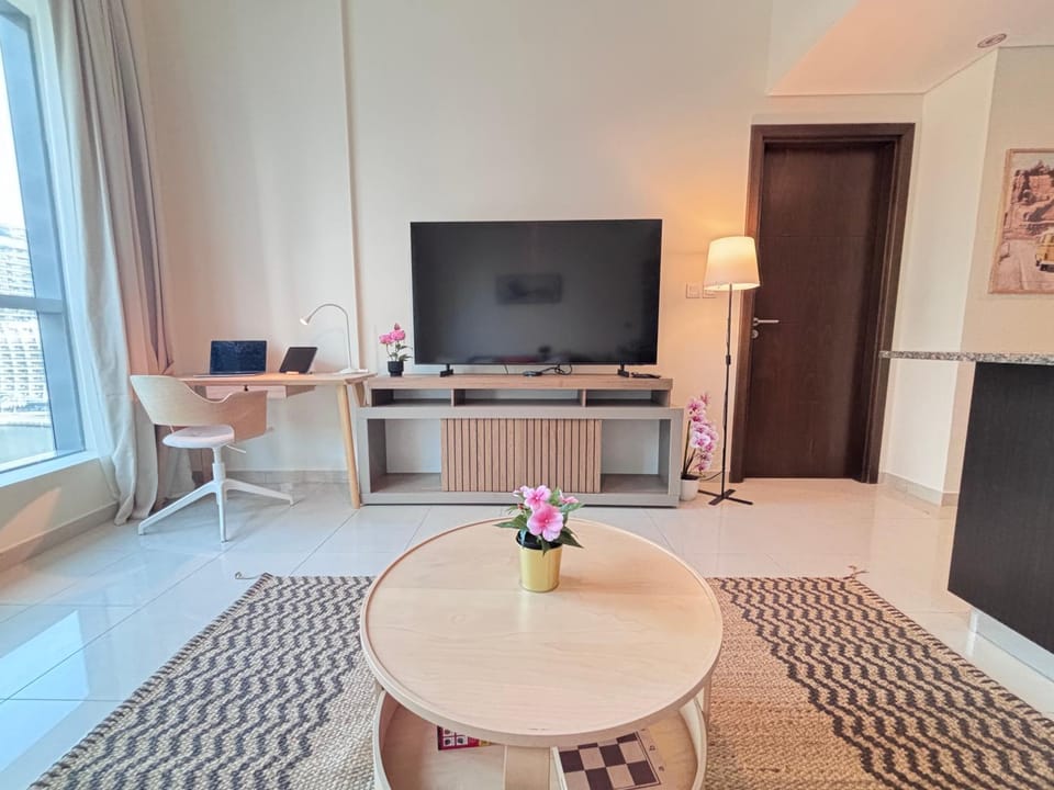 Communal lounge/ TV room, TV and multimedia, Living room, Seating area, Evening entertainment