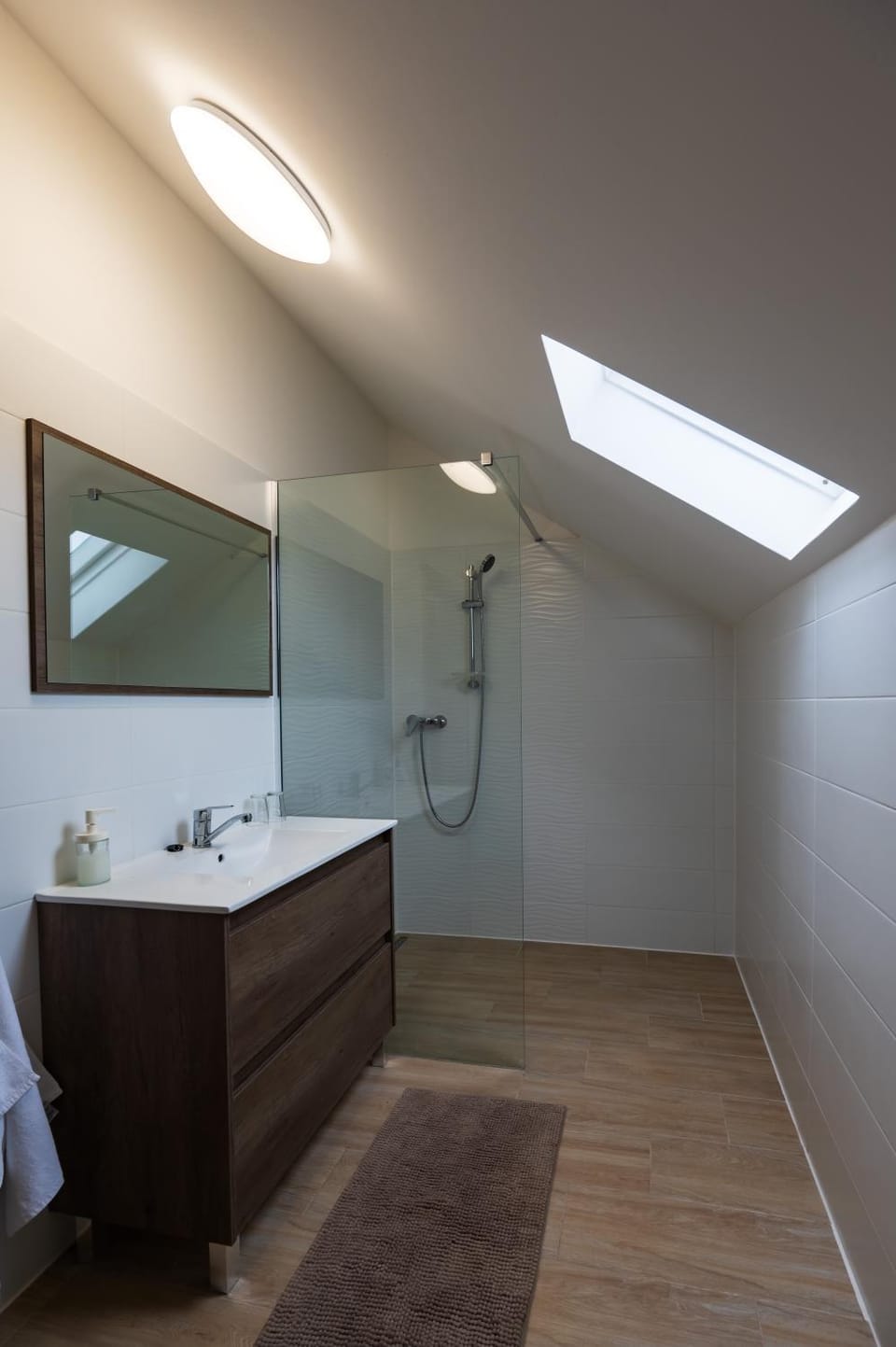 Shower, Bathroom, towels