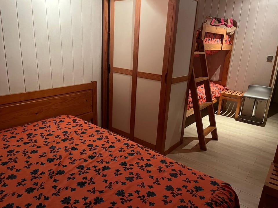 Bed, Bedroom, wardrobe