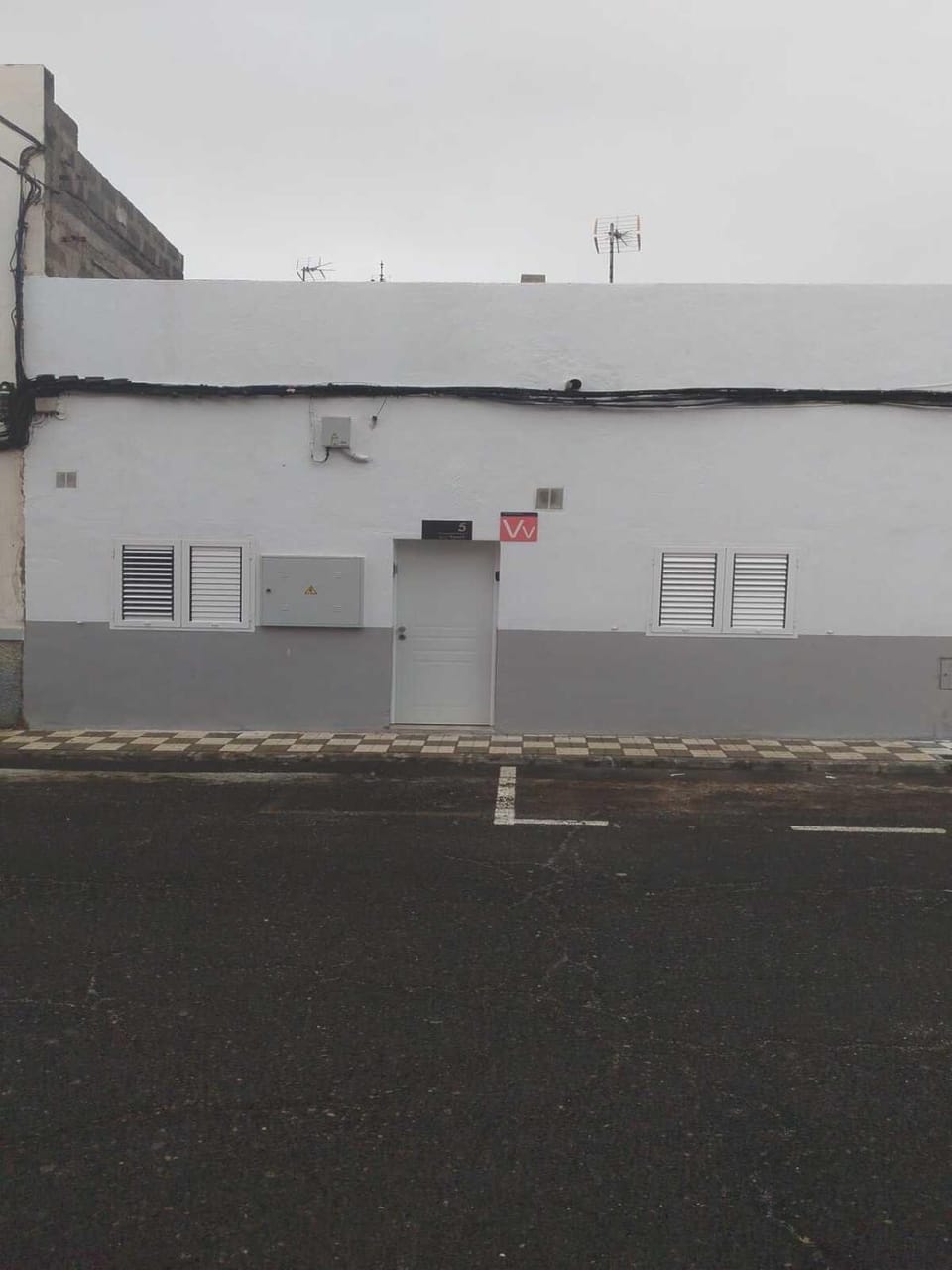 Facade/entrance