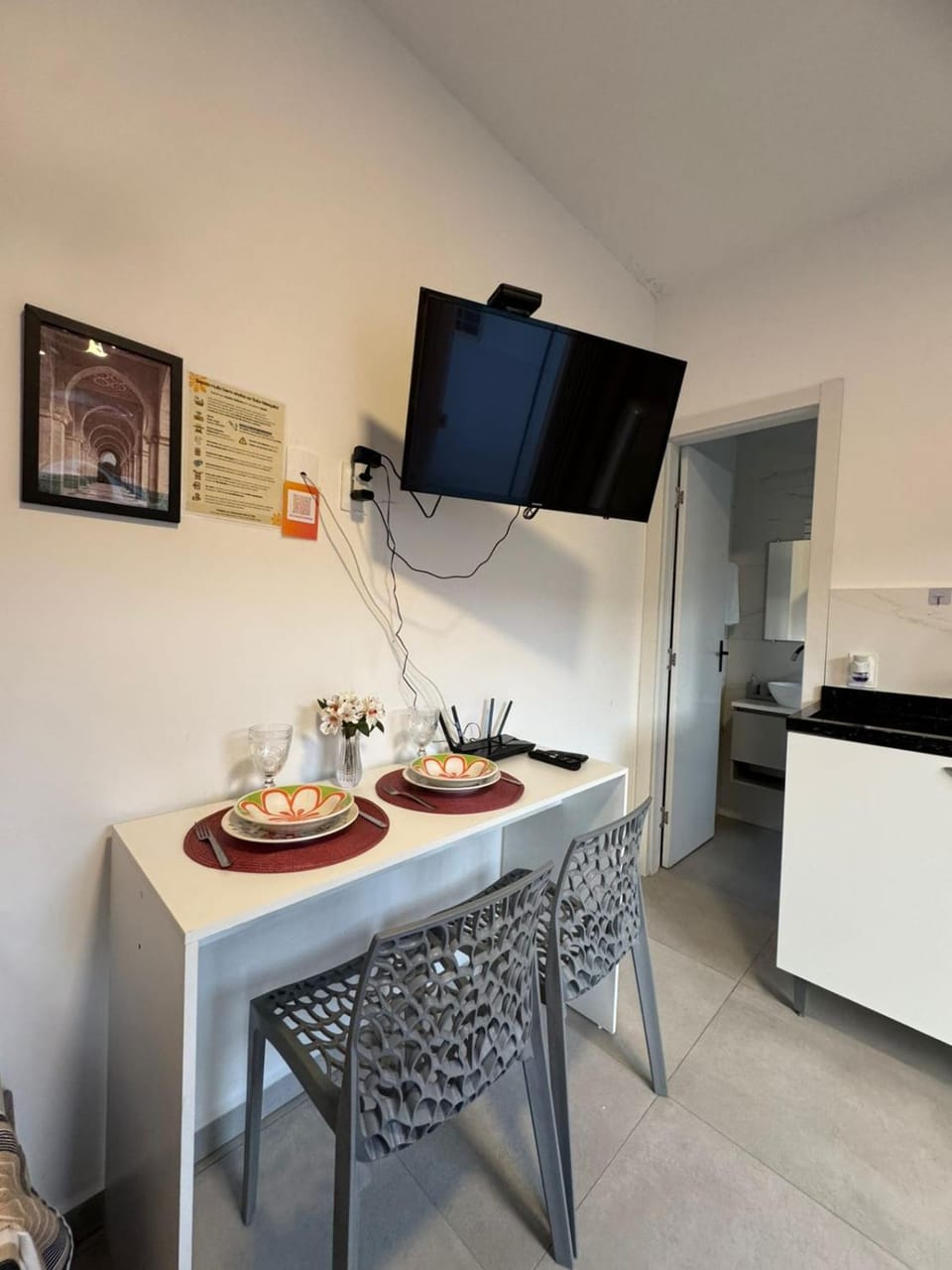 TV and multimedia, Kitchen or kitchenette, Dining area, minibar