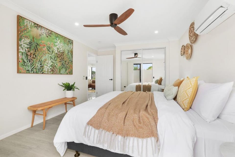 Oceanfront Luxe 3BR Apartment in Bargara