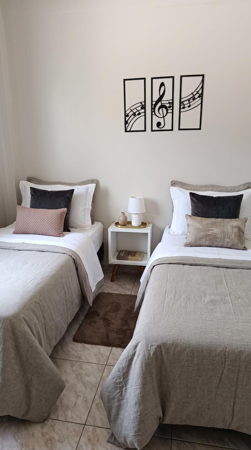 Apto central terreo 2 quartos WIFI 4 camas Apartment in Cascavel