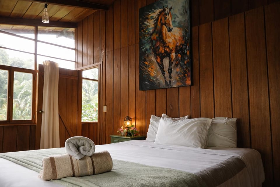 Mindo Wood Cabin Cabin in Pichincha