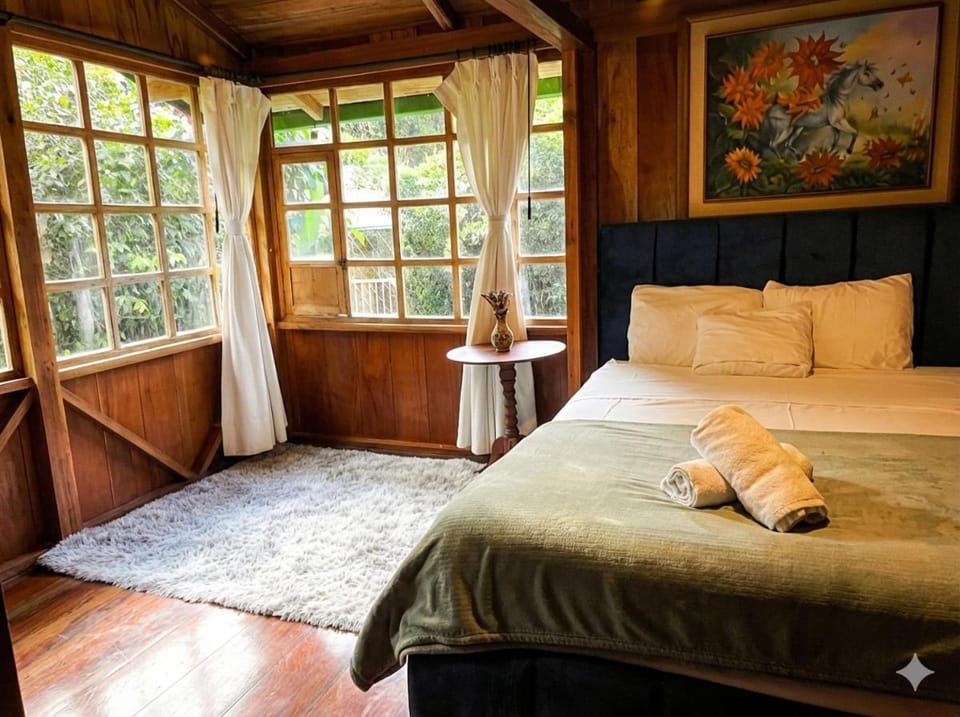 Mindo Wood Cabin Cabin in Pichincha