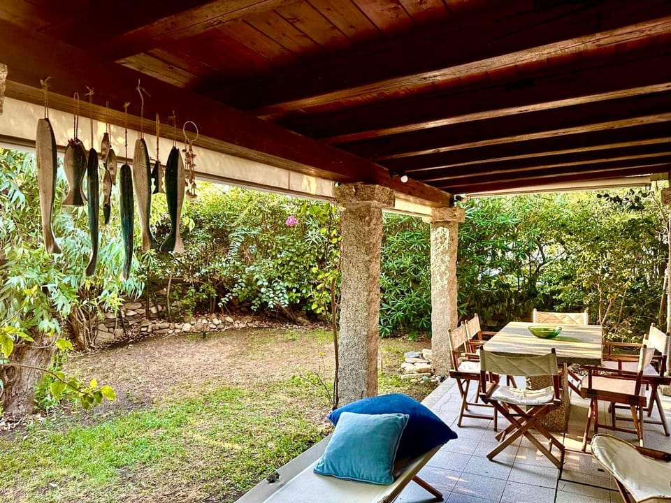 Patio, Dining area