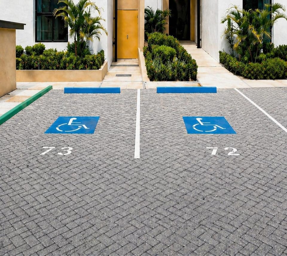 Facility for disabled guests, Parking, acessibility