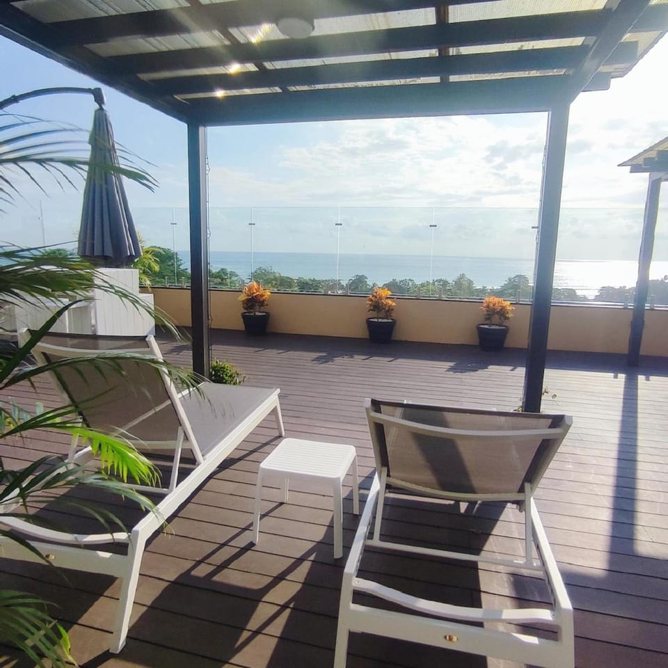 Solarium, View (from property/room), Seating area, Dining area, Sea view, sunbed