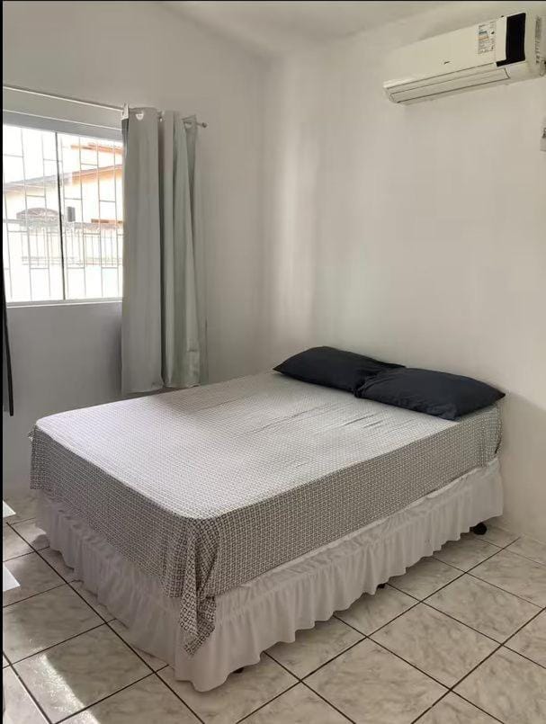 Bed, Bedroom, air conditioner