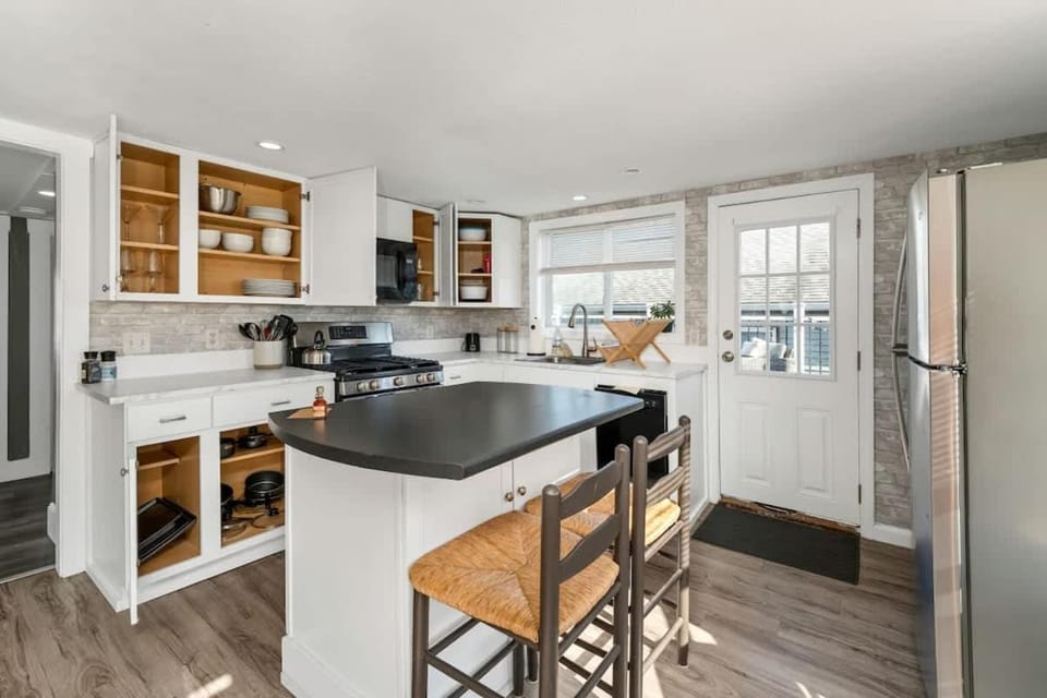 The Salty Oyster - Amazing Deck and Short Walk to beach Apartment in Hampton Beach