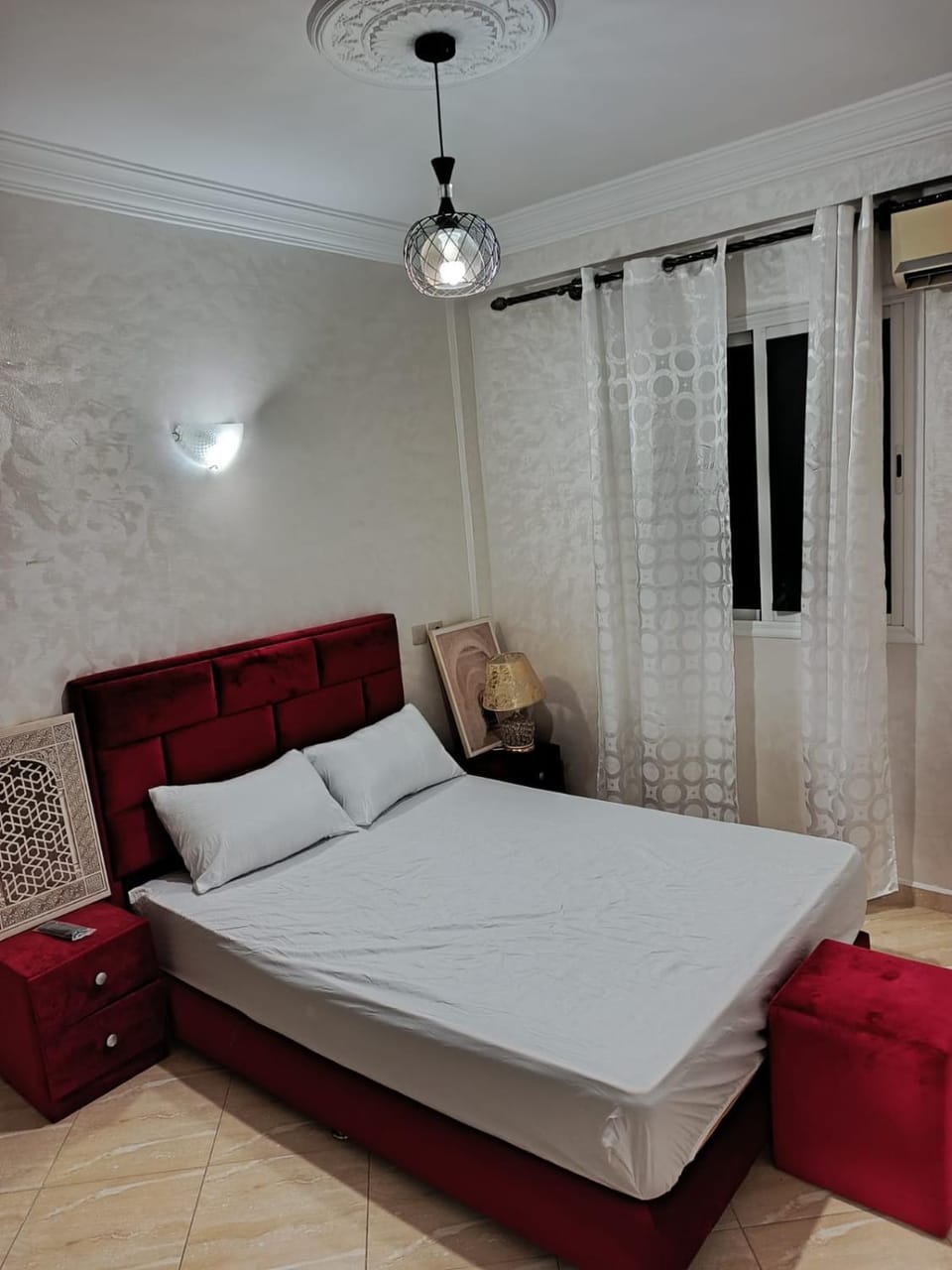 Photo of the whole room, Bedroom