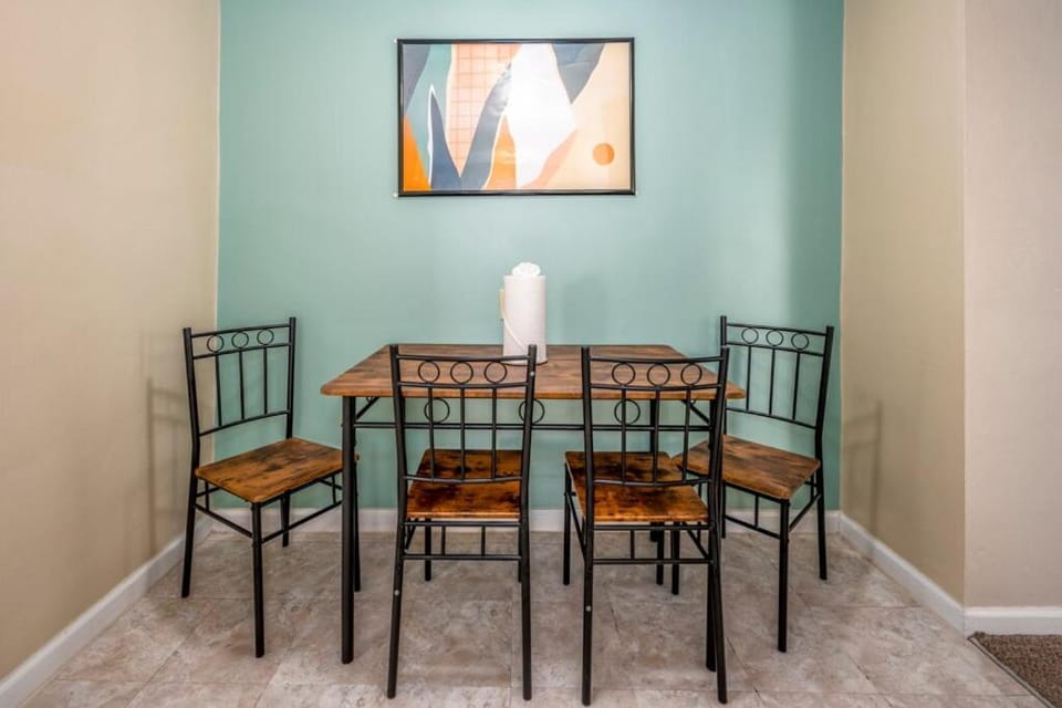 Paws & Peace Cozy 1BR Ground Flr Gem in Dayton Apartment in Kettering