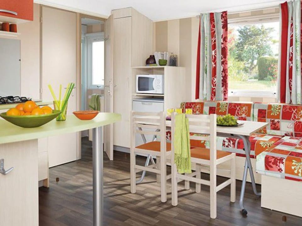 Mobil Home Confort 2 Chambres avec Terrasse - API-1-52-347 Campground/ 
RV Resort in Occitanie