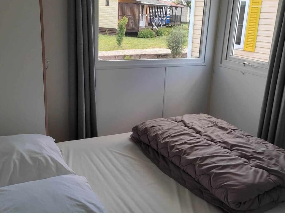 Mobil home 32m² avec terrasse pour 4 personnes à Anduze - API-1-52-404 Campground/ 
RV Resort in Occitanie