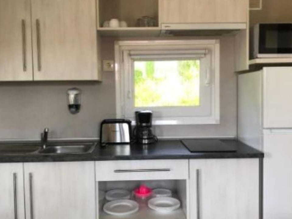 Mobil-home confortable pour 4 pers avec terrasse à San Sebastián - API-1-52-467 Campground/ 
RV Resort in Basque Country