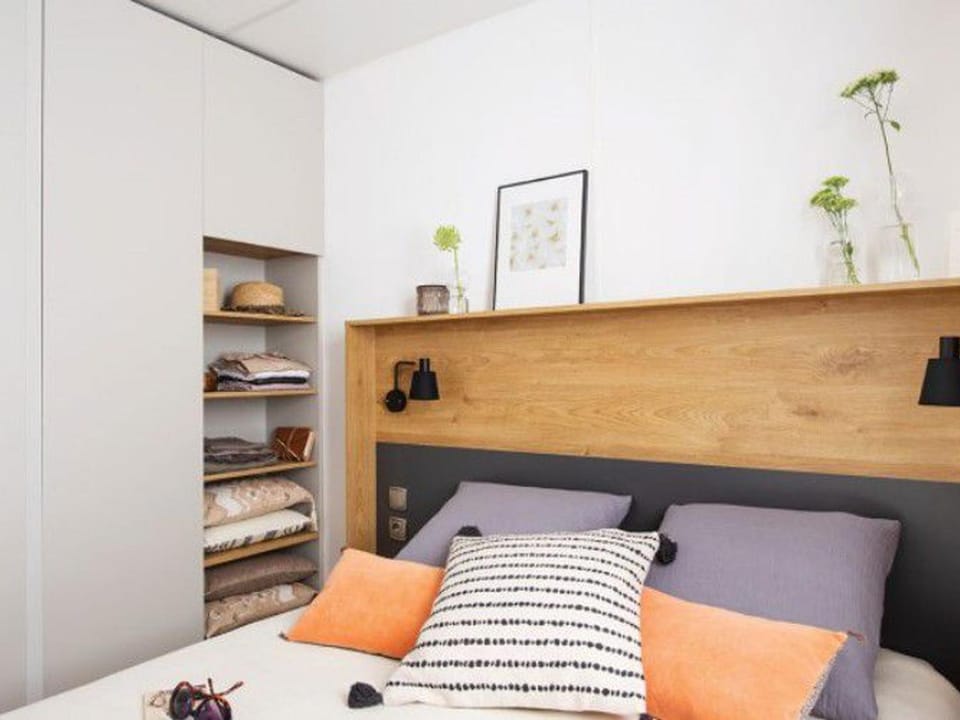 Mobil home 7 pers avec terrasse à Salles-Curan - API-1-52-469 Campground/ 
RV Resort in Auvergne-Rhône-Alpes