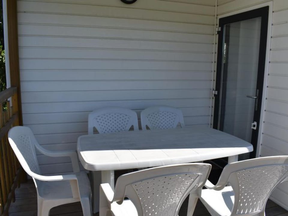 Mobil home moderne avec terrasse - 6 pers. - API-1-52-431 Campground/ 
RV Resort in Normandy