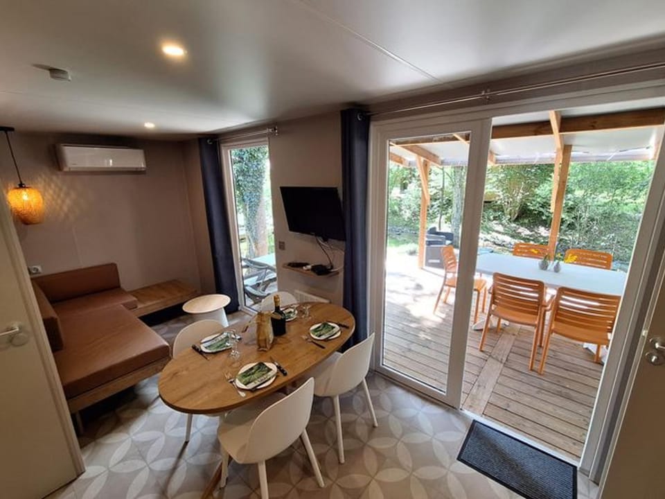 Mobil Home 4 Pers avec Terrasse - API-1-52-591 Campground/ 
RV Resort in Provence