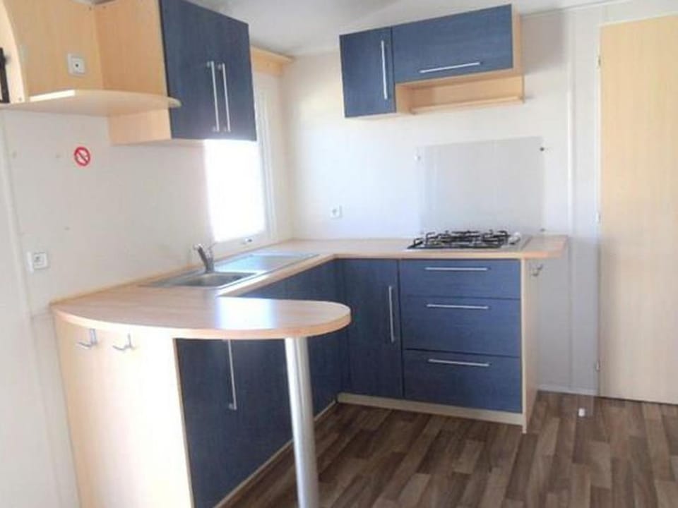 Mobil home avec Terrasse à Mialet - 6 personnes - API-1-52-510 Campground/ 
RV Resort in Auvergne-Rhône-Alpes