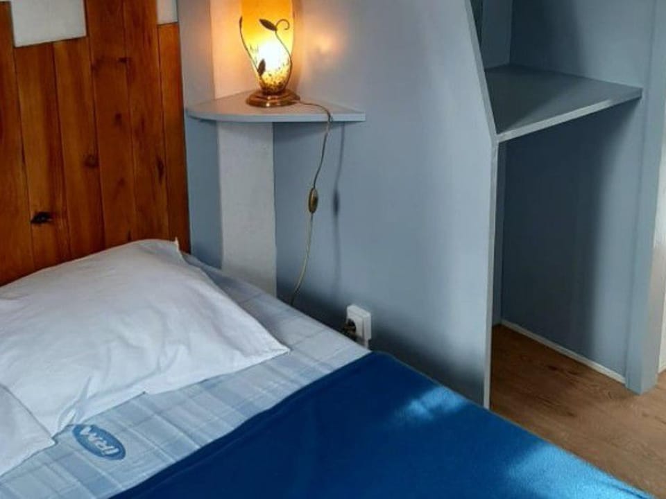 Chalet 3 chambres avec terrasse pour 5 personnes - API-1-52-617 Campground/ 
RV Resort in Occitanie
