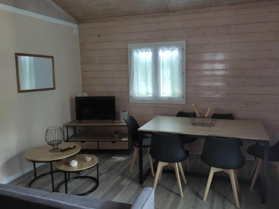 Gîte Prestige avec Terrasse, 3 Chambres, Anduze - API-1-52-540 Campground/ 
RV Resort in Occitanie