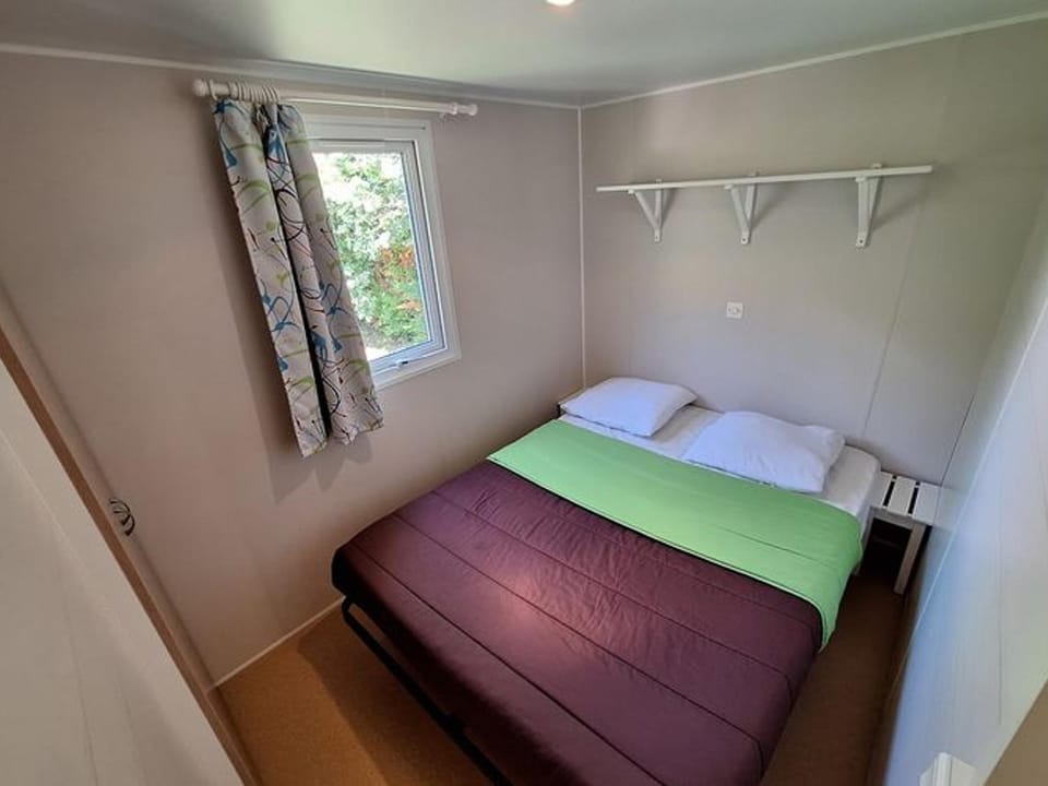 Mobil home confortable avec terrasse pour 6 personnes - API-1-52-698 Campground/ 
RV Resort in Provence