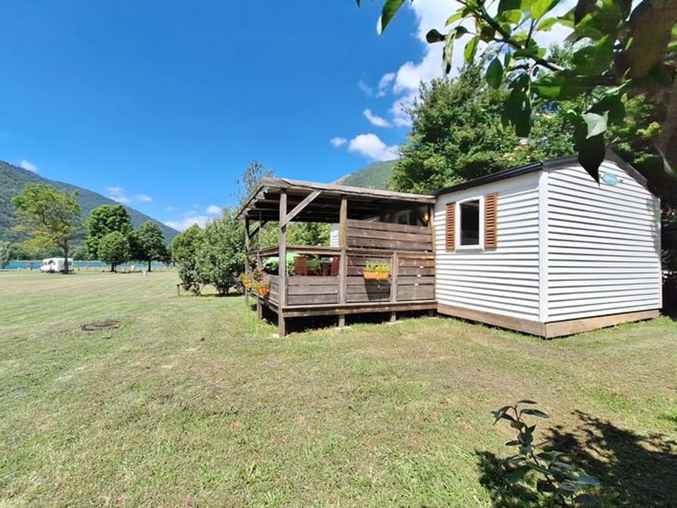 Mobil home confortable avec terrasse pour 6 personnes - API-1-52-698 Campground/ 
RV Resort in Provence