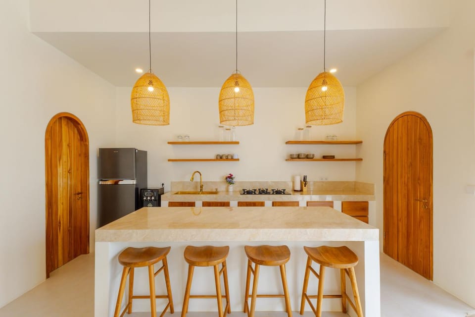 Dining area, minibar