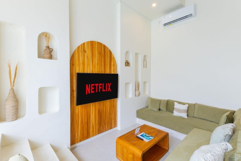 Communal lounge/ TV room, TV and multimedia, Living room, Evening entertainment