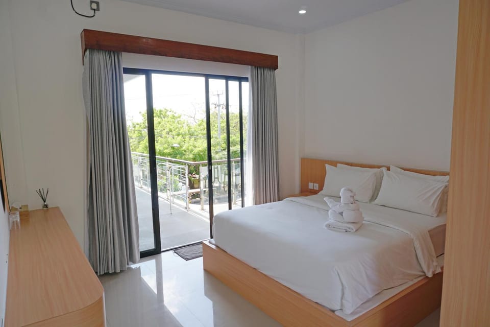 Bed, Balcony/Terrace, Photo of the whole room, Bedroom, towels