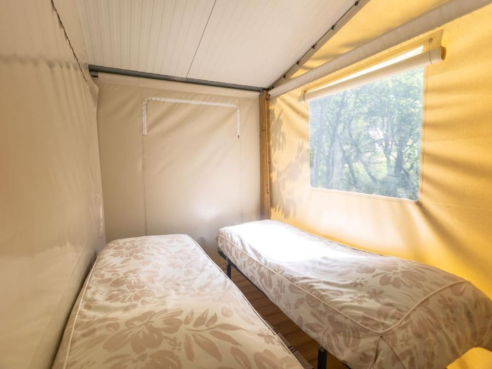 Tente Toile & Bois - 2 Chambres, Terrasse - API-1-52-789 Campground/ 
RV Resort in Catalonia