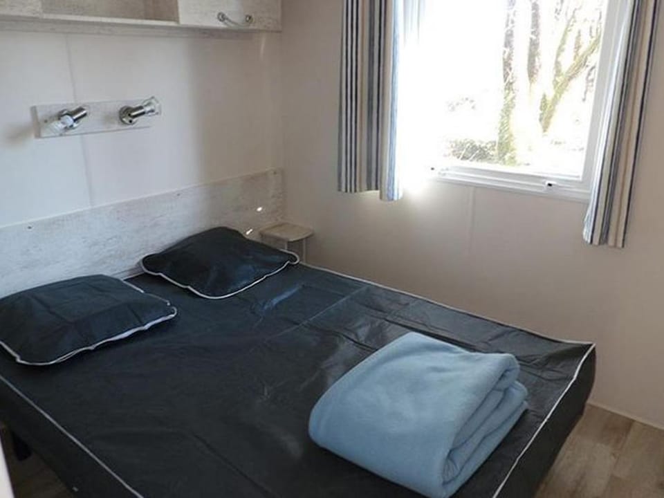 Spacieux Mobil-home 3 chambres avec terrasse - API-1-52-790 Campground/ 
RV Resort in Nouvelle-Aquitaine