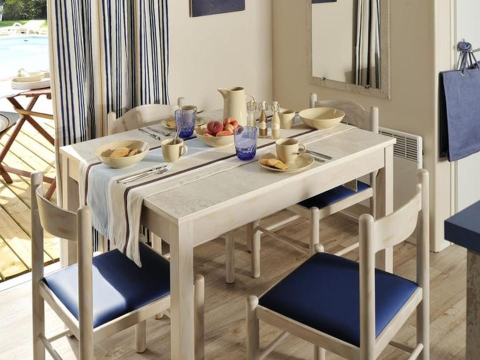 Chalet 32m² à Valloire-sur-Cisse - 3 chambres, Terrasse - API-1-52-792 Campground/ 
RV Resort in Centre-Val de Loire