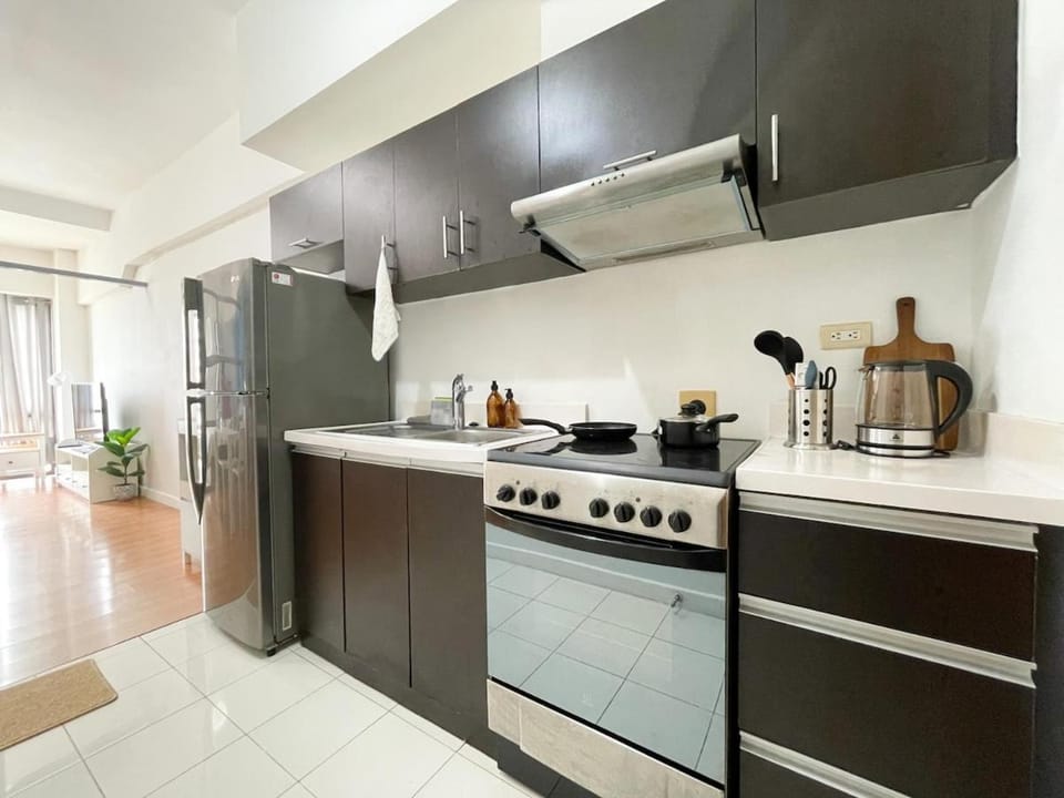 1 BR Condo in Manila near US Embassy & St Lukes Apartment in Manila City