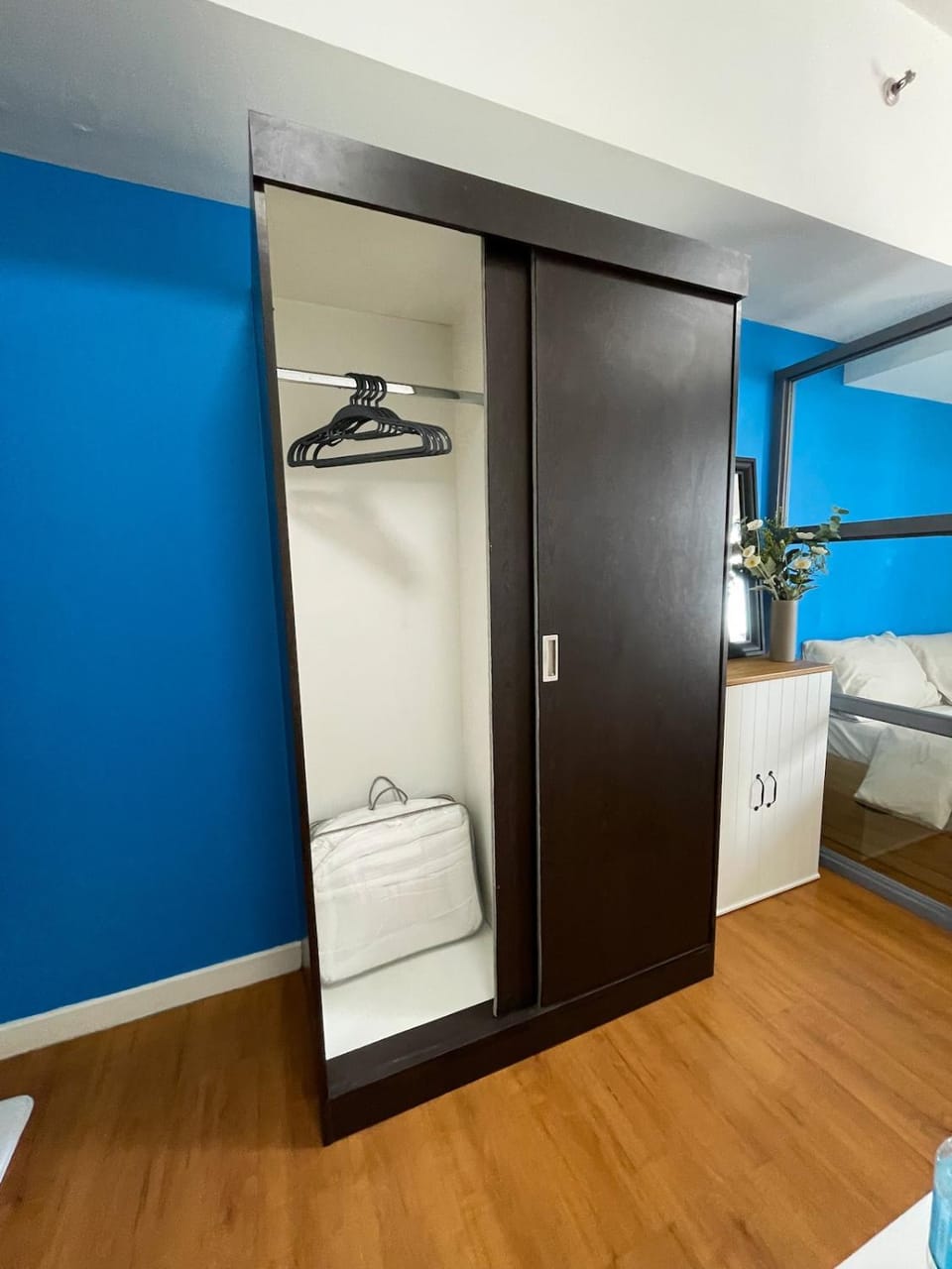 1 BR Condo in Manila near US Embassy & St Lukes Apartment in Manila City