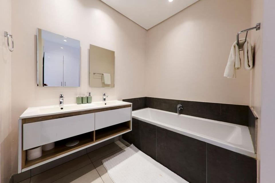 Bathroom, Bath
