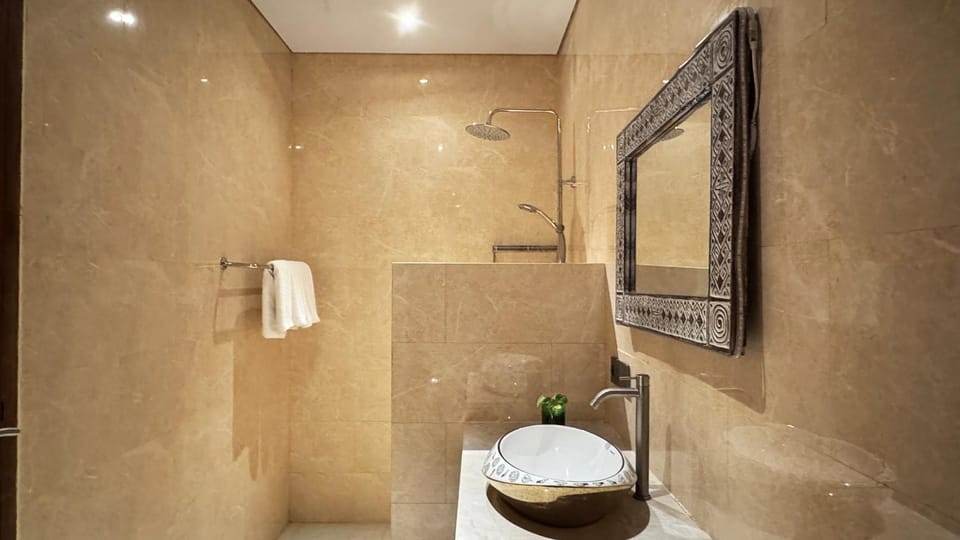 Shower, Bathroom, towels