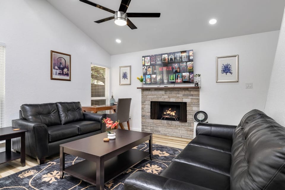 Living room, Seating area, fireplace, flat iron