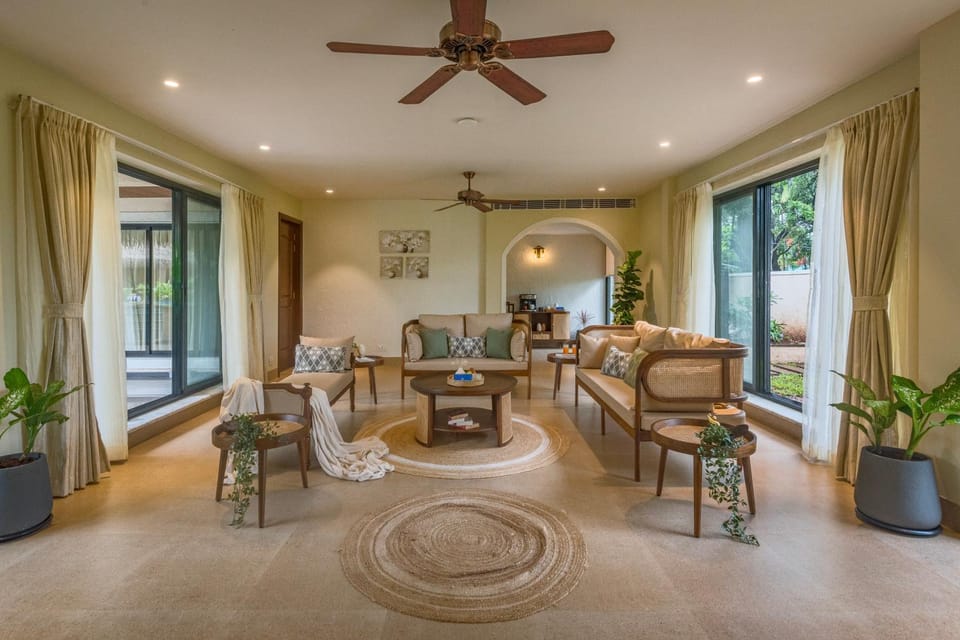 Living room, Seating area