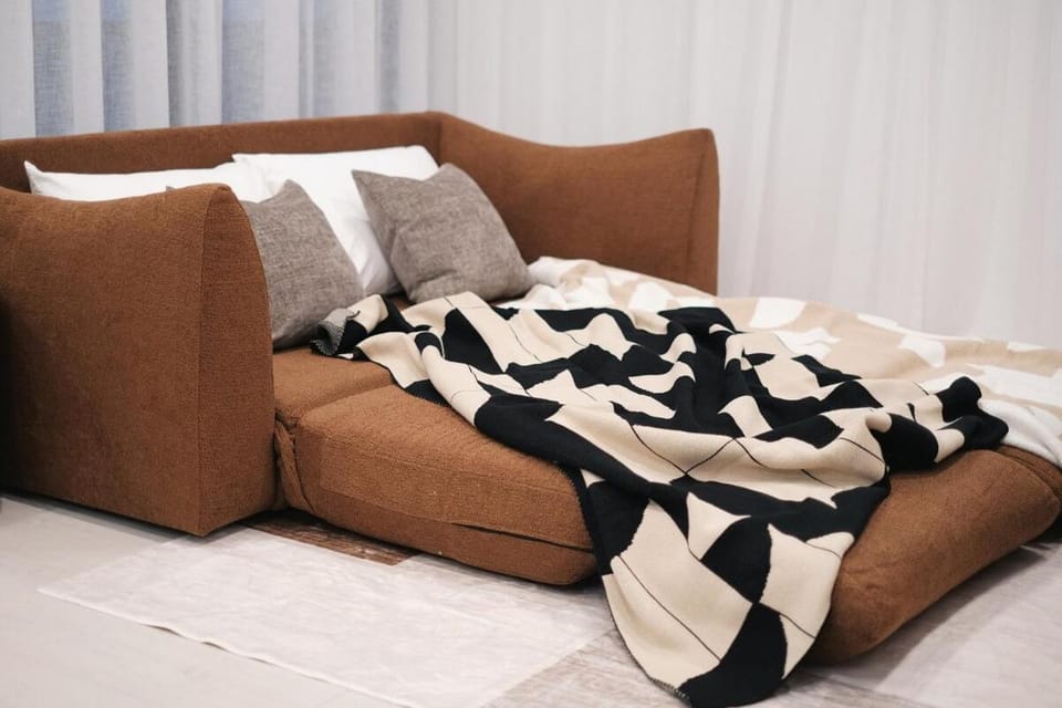 Bed, Living room