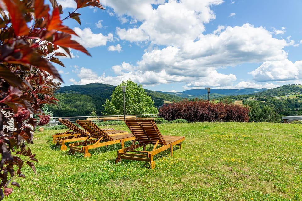 Nearby landmark, Natural landscape, Garden, Garden view, sunbed