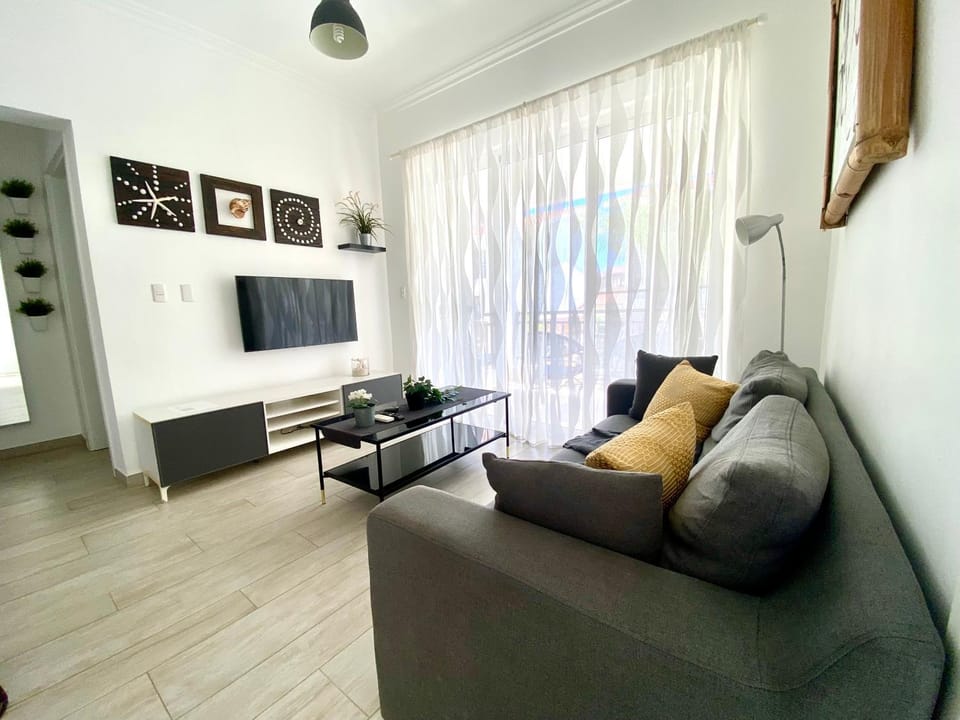 Communal lounge/ TV room, TV and multimedia, Living room, Evening entertainment