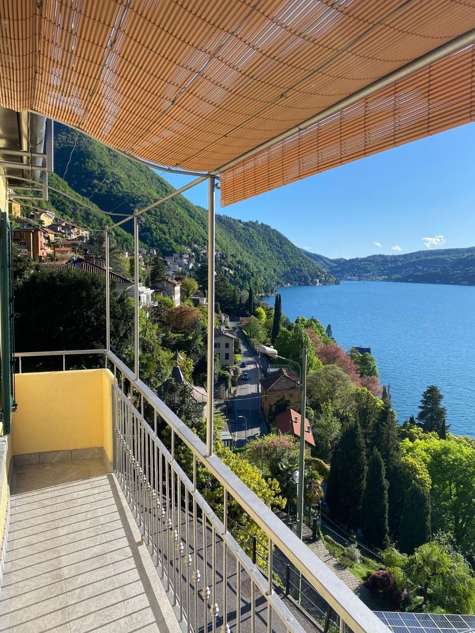 Balcony/Terrace, Lake view