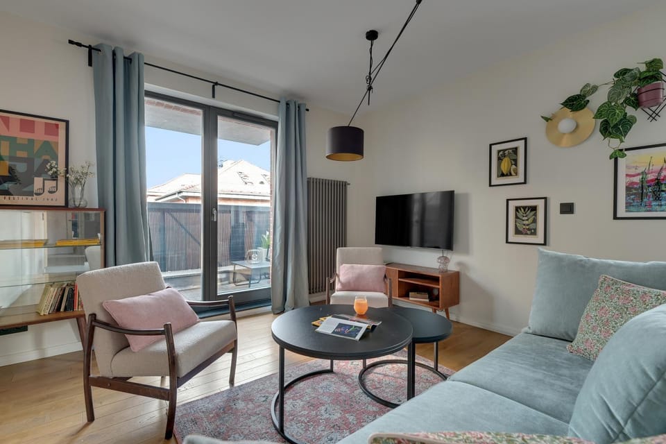 TV and multimedia, Living room, Seating area