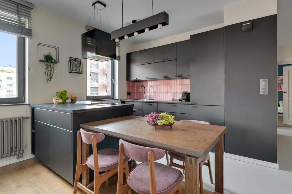 Kitchen or kitchenette, Dining area, stove