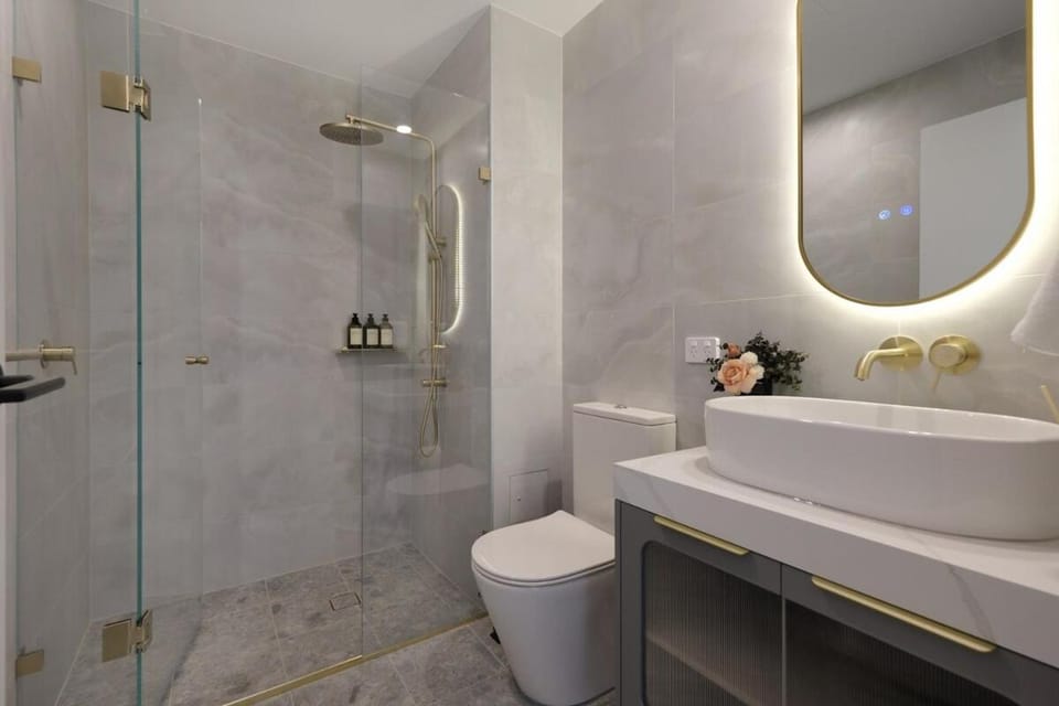 Shower, Toilet, Bathroom