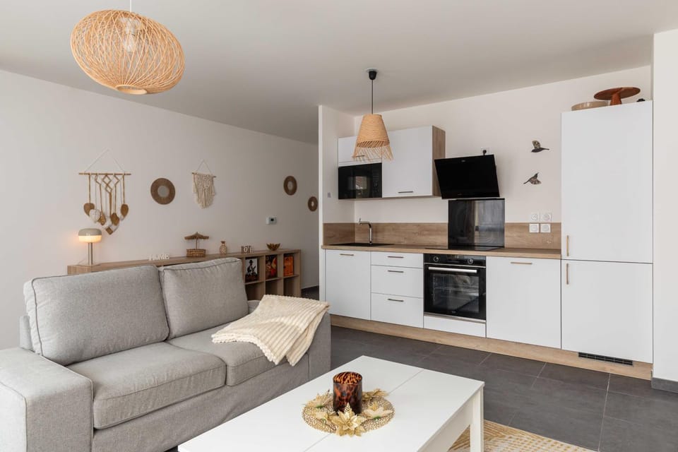 Kitchen or kitchenette, Living room