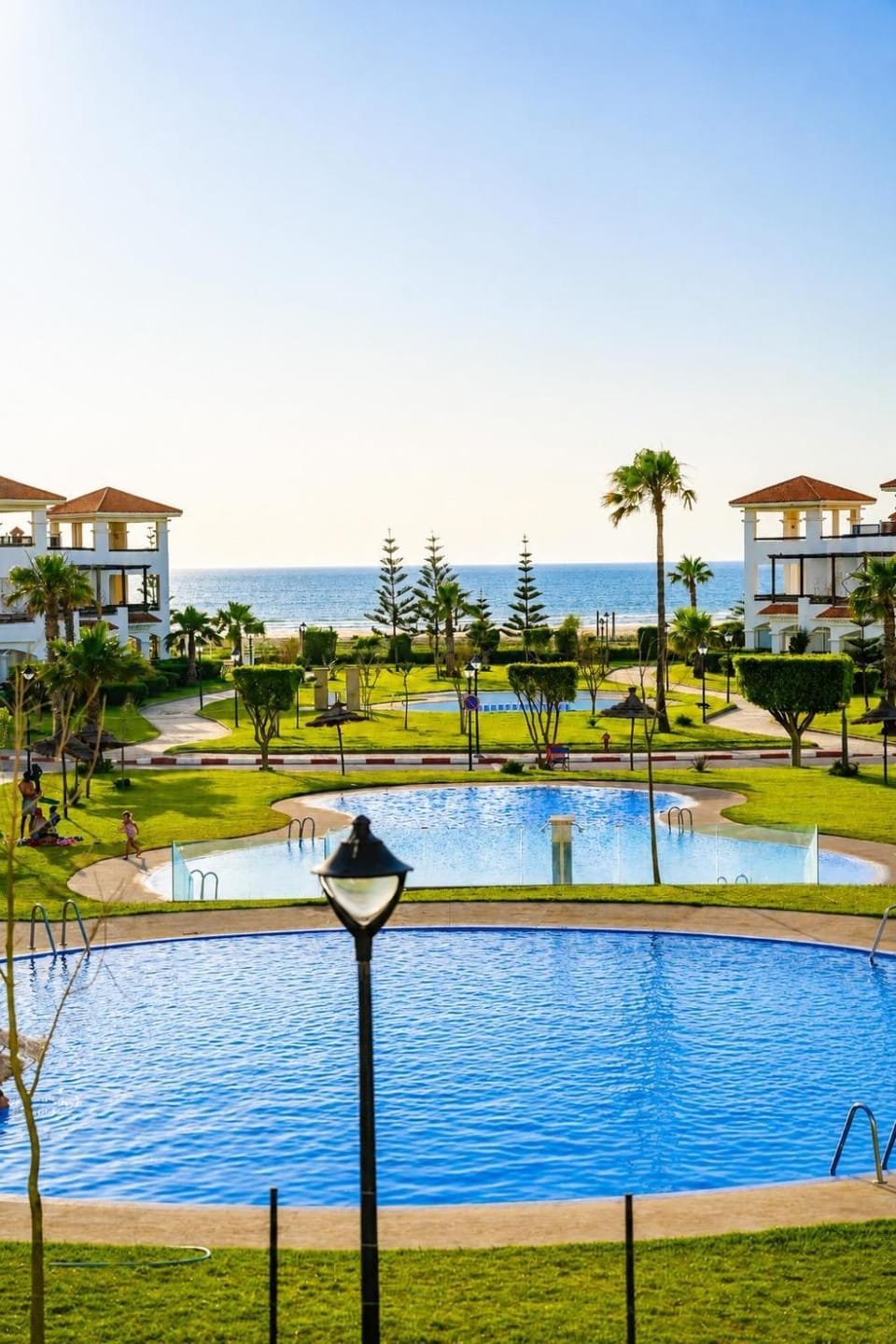 BERALMAR Family Only pied dans l'eau avec 4 piscines -BERALMAR Apartment in Tangier-Tétouan-Al Hoceima