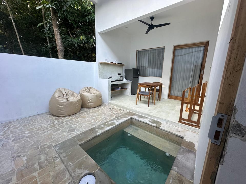 Radin Group 7 Villa in Pujut