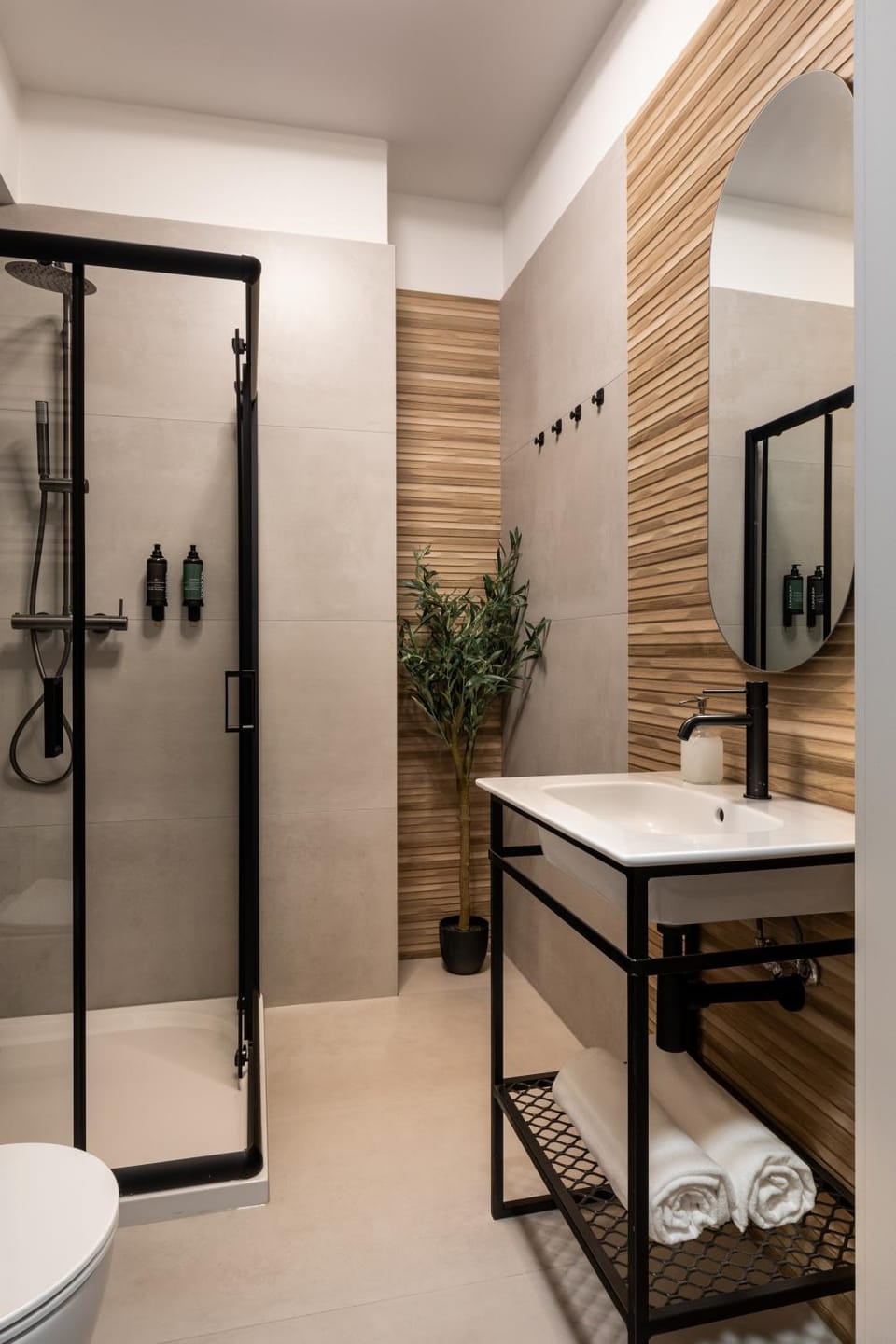 Shower, Bathroom, towels